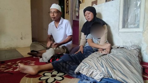 AQR (7) bocah dengan kelamin ganda asal Kabupaten Cianjur, Jawa Barat kondisinya memburuk usai menjalani operasi. Foto: Dok. Istimewa