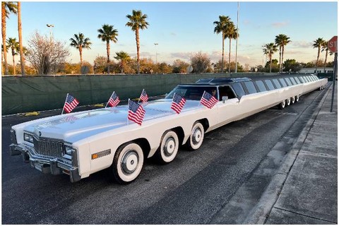 Mobil terpanjang di dunia yang berhasil memecahkan Guinness World Records.  Foto: Guinness World Records