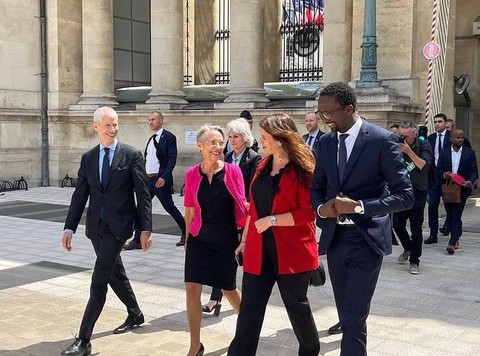 Menteri Sosial Ekonomi Prancis Marlene Schiappa dan Perdana Menteri Prancis Elisabeth Borne.  Foto: instagram /@marleneschiappa