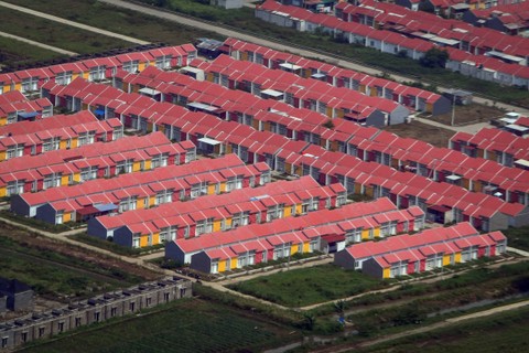 Foto udara sebuah kompleks perumahan yang sedang dibangun di Kabupaten Bekasi, Jawa Barat, Senin (3/4/2023). Foto: Aditya Pradana Putra/ANTARA FOTO