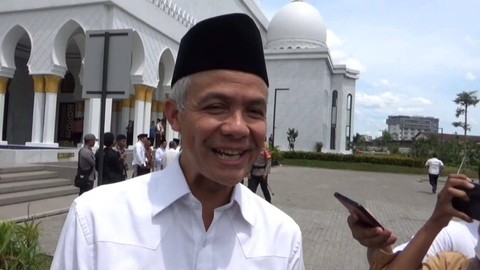 Gubernur Jateng Ganjar Pranowo usai bertemu Presiden RI Joko Widodo di Masjid Sheikh Zayed, Solo, Jumat (7/4/2023). Foto: Dok. Istimewa