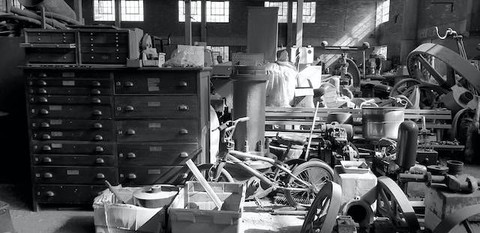 Ilustrasi TTS Pintar level 132: barang bekas yang diperdagangkan. Foto: Unsplash/Tania Melnyczuk