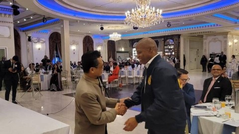 Shamsi Ali buka puasa bareng wali kota New York. Foto: Dok. Istimewa