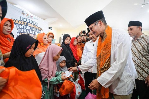Menparekraf Sandiaga Uno penuhi undangan PKS untuk santunan anak yatim piatu di STE SEBI, Kabupaten Bekasi, Sabtu (8/4/2023). Foto: Dok. Istimewa