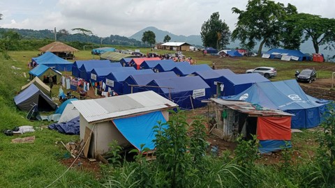 Sebanyak 20.154 kepala keluarga terdampak gempa bumi Cianjur, Jawa Barat masih tinggal dan menempati tenda pengungsian, Minggu (9/4/2023). Foto: Dok. Istimewa