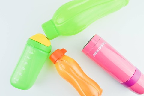 Ilustrasi Tupperware. Foto: Teacher Photo/Shutterstock