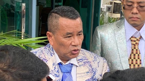 Kuasa Hukum Teddy Minahasa, Hotman Paris Hutapea, di PN Jakbar, Kamis (13/4/2023). Foto: Luthfi Humam/kumparan