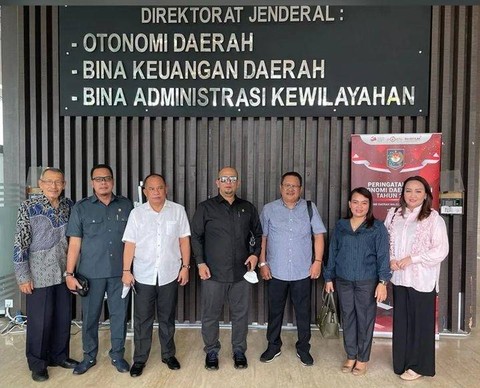 DPRD Provinsi Kalbar kunjungi kantor Kemendagri pada Selasa, 11 April 2023 lalu. Foto: Dok. Istimewa