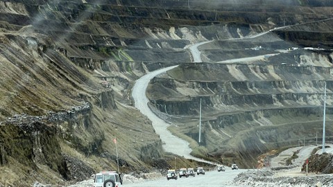 Suasana tambang terbuka (open pit) Grasberg Freeport Indonesia di Papua Tengah. Foto: Wendiyanto Saputro/kumparan
