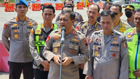 Kapolda Jawa Tengah Irjen Pol Ahmad Luthfi di Tol Kalikangkung. Foto: Intan Alliva/kumparan