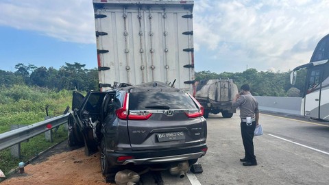 Kecelakaan lalu lintas di Jalan Tol Semarang-Solo Jalur A KM 472+800 tepatnya Ds. Ngampon, Kec. Ampel, Kab. Boyolali, Sabtu (15/4/2023).   Foto: Dok. Istimewa