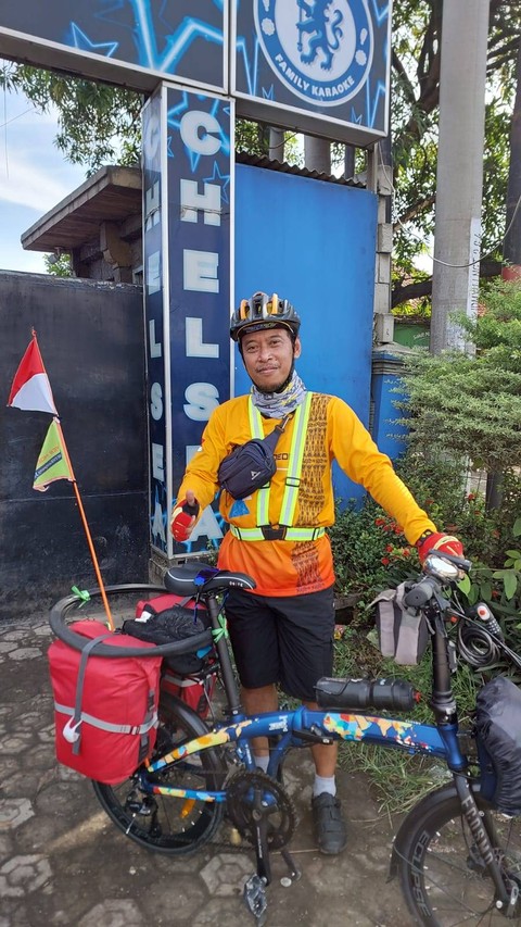 Eko Pujonarko, pria asal Sleman kembali mudik dengan mengayuh sepeda Jakarta-Sleman. Foto: Dok. Eko Pujonarko