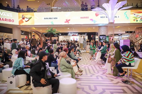 Peserta 'Ngobrol Bareng Perempuan' yang juga banyak dihadiri laki-laki. Foto: Jamal Ramadhan/kumparan