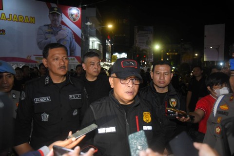 Kapolda Lampung Irjen Pol Helmy Santika saat melakukan pengecekan kesiapan anggota. | Foto: Polda Lampung