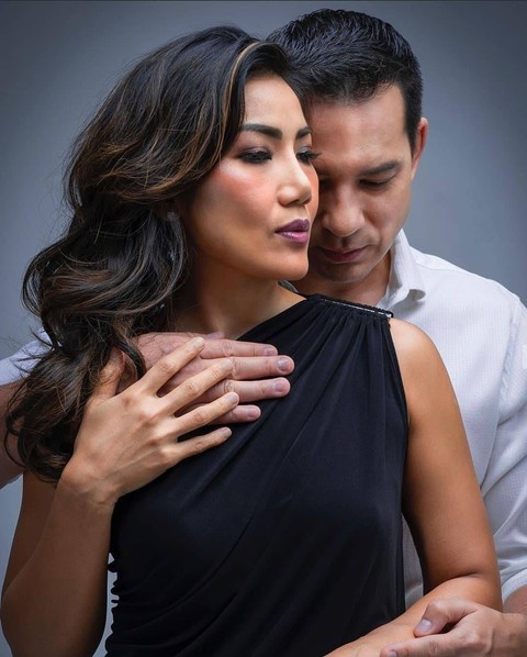 Ari Wibowo dan istri, Inge Anugrah. Foto: @ariwibowo_official