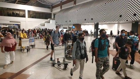 Suasana di Bandara Juanda Surabaya pada H-3 lebaran 2023, Rabu (19/4/2023). Foto: Dok. Humas Angkasa Pura