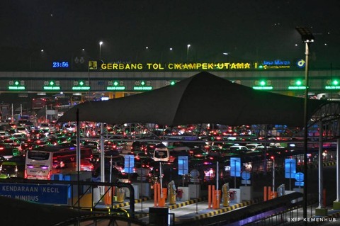 Suasana Gerbang Tol Cikampek Utama, Rabu (19/4). Foto: Kemenhub RI