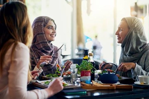 Ilustrasi Pengertian Halal Bihalal dan Hikmahnya Foto:Unsplash