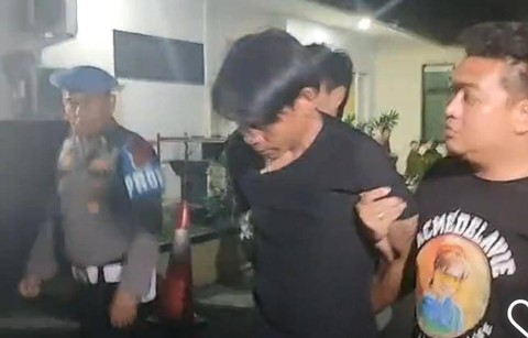 Wawa (46) pelaku penganiayaan kepada pemotor hingga kejang. Foto: admin