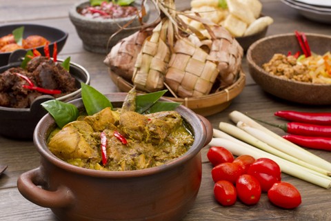 Ilustrasi hidangan lebaran. Foto: Shutterstock