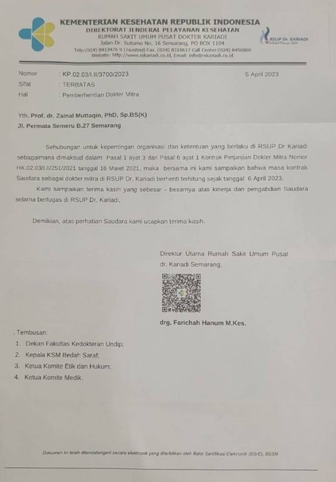Surat pemberhentian dr Zainal Muttaqin dari RSUP DR, Kariadi karena diduga akibat tulisan. Foto: Dok. Istimewa