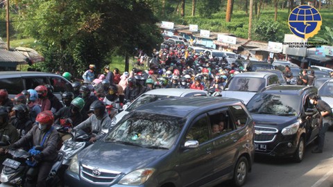 Ilustrasi macet saat mudik. Foto: Faisal Rahman/kumparan