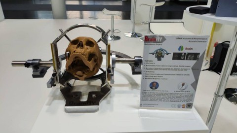 Produk dari BrainRY dan BrainNAV yang dikembangkan tim peneliti ITS saat dipamerkan pada Hannover Messe 2023 di Jerman.