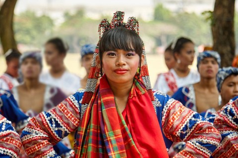 Penari tradisional Filipina.