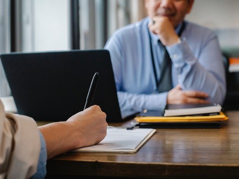 Ilustrasi sebutan terhadap majikan. Sumber: SoraShimazaki/pexels.com.