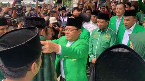 Ketua Dewan Pertimbangan Presiden (Watimpres) Wiranto sambangi Kantor DPP PPP, Senin (1/5/2023). Foto: Luthfi Humam/kumparan