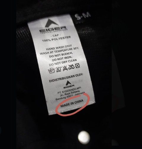 Produk EIGER Made in China viral di Twitter. Dok: tangkapan layar akun @kegblgnunfaedh