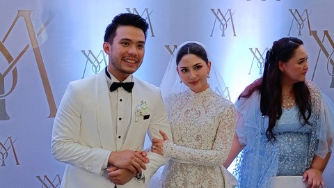 Konferensi pers Jessica Mila dan Yakup Hasibuan usai acara pemberkatan pernikahan, Jumat (5/5/2023). Foto: Aprilandika Pratama/kumparan