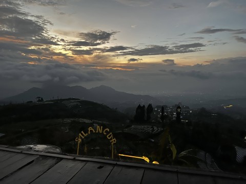 Silancur Highland, salah satu spot untuk berburu sunrise di Magelang Foto: Gitario Vista Inasis/kumparan
