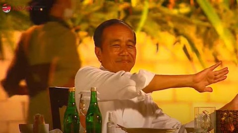 Momen Presiden Jokowi dan Iriana jokowi Joget Gu Mi Fa Mi Re. Foto: Tangkapan Layar YouTube Biro Pers Setpres