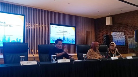 Direktur Utama PT Bank Syariah Indonesia Tbk (BSI) Hery Gunardi dalam konferensi pers di Wisma Mandiri I, Kamis (11/5/2023).  Foto: Ghinaa Rahmatika/kumparan