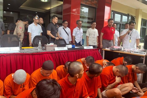 Jumpa pers pengungkapan kasus pengoplosan gas elpiji bersubsidi di Polres Metro Jakarta Selatan, Kamis (11/5). Foto: Dok. Istimewa