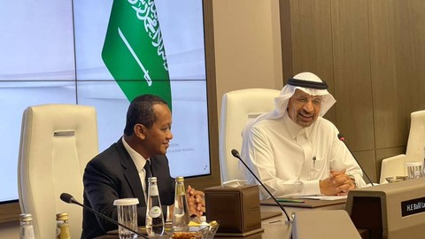 Pertemuan Menteri Investasi dan Kepala BKPM Bahlil Lahadalia dengan Menteri Investasi Arab Saudi Khalid A. Al-Falih. Foto: Kementerian Investasi/BKPM