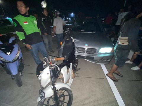 Kecelakaan motor dan Mobil di Cibubur Foto: Rinjani Meisa/kumparan