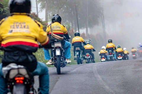 Konvoi anggota King BY Non dengan seragam mereka. (foto: Eko Nurhadi/King BY Non)