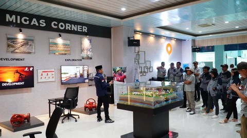 Sejumlah Badan Usaha Milik Desa (BUMDes) di Kecamatan Gayam, Bojonegoro, saat kunjungi Migas Corner di Solo Technopark. Sabtu (13/05/2023) (Foto: Dok Istimewa)