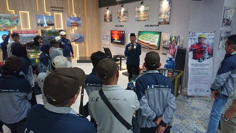 Sejumlah Badan Usaha Milik Desa (BUMDes) di Kecamatan Gayam, Bojonegoro, saat kunjungi Migas Corner di Solo Technopark. Sabtu (13/05/2023) (Foto: Dok Istimewa)