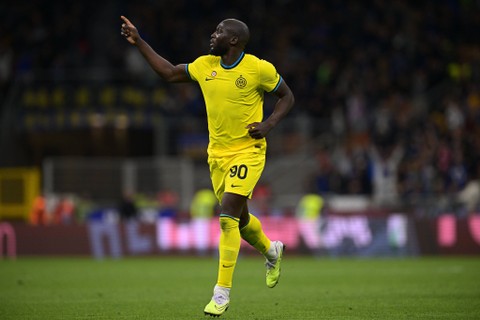 Romelu Lukaku dalam pertandingan Inter Milan vs Sassuolo di San Siro, Minggu (14/5) dini hari WIB. Foto: Dok. Inter Milan