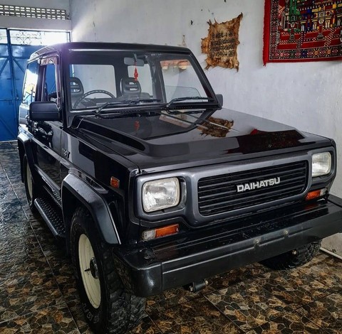 Mobil bekas Daihatsu Taft GT 4x4 koleksi Garasi Mbah Kung. Foto: Garasi Mbah Kung