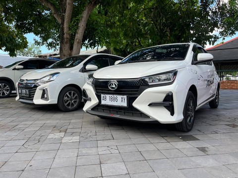 Beda Daihatsu Ayla baru dan lama. Foto: Aditya Pratama Niagara/kumparan