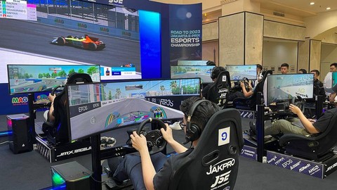 Jakarta E-Prix Esports Championship, kejuaraan balap simulator, yang digelar jelang Jakarta E-Prix 2023 di Mall Artha Gading, Jakarta, Sabtu (20/5). Foto: Jodi Hermawan/kumparan