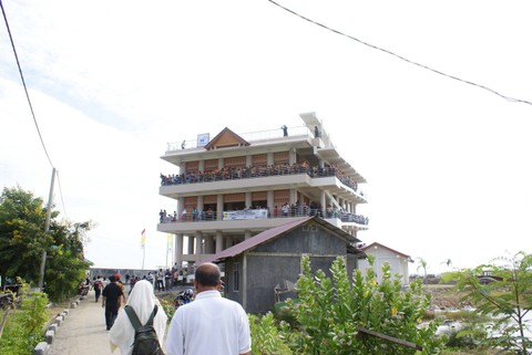 Salah satu Escape Building yang ada di Kota Banda Aceh sebagai tempat evakuasi masyarakat bila terjadi tsunami. Foto: Dokumentasi Pribadi