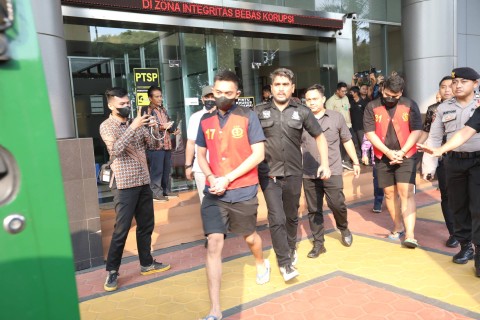 Tersangka kasus penganiayaan David Ozora, Mario Dandy Satriyo dan Shane Lukas keluar dari Kejaksaan Negeri Jakarta Selatan, Jumat (26/5/2023). Foto: Fitra Andrianto/kumparan
