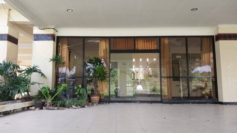 Kondisi Kantor DPRD Kabupaten Sekadau pascademo. Foto: Dina Mariana/Hi!Pontianak