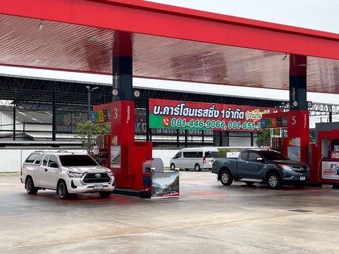 Mobil pick up truck single dan double cabin yang jamak ditemui di Thailand. Foto: Sena Pratama/kumparan