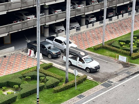 Mobil pick up truck single dan double cabin yang jamak ditemui di Thailand. Foto: Sena Pratama/kumparan